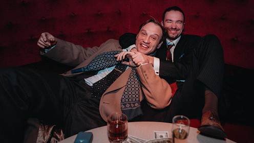 Александр Петров и Михаил Тройник открывают собственный банк в драматическом фильме «Коммерсант»