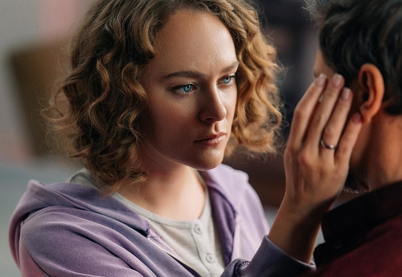 Аглая Тарасова о съемках в фильме «Кто-то должен умереть», вдохновении и любви к настольным играм