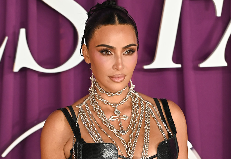 Ким Кардашьян намерена запретить Меган Маркл и принцу Гарри общаться с Крис Дженнер