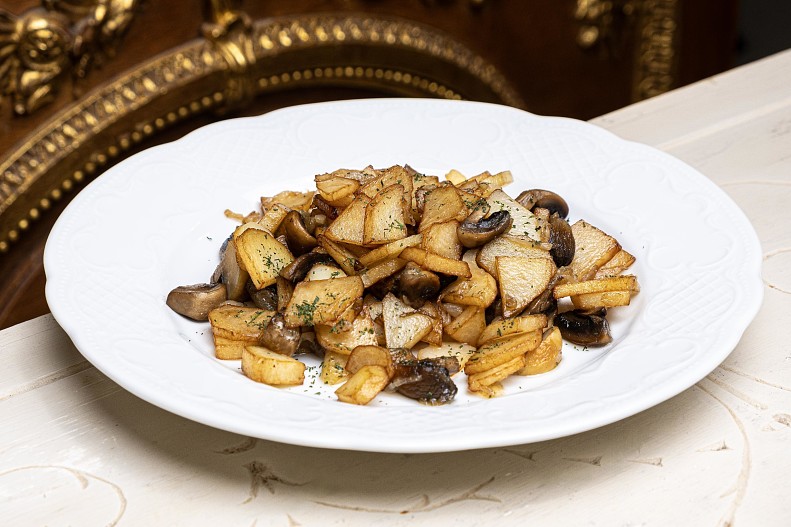 Картофель с шампиньонами