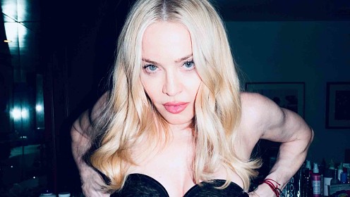 67-летняя Мадонна показала романтичные фото с молодым возлюбленным