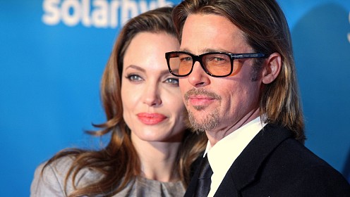 Старший сын Анджелины Джоли и Брэда Питта отказался от фамилии отца