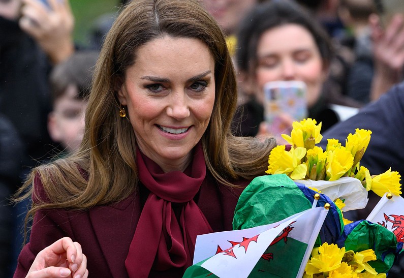 Кейт Миддлтон покорила юных фанатов во время своего визита в Уэльс