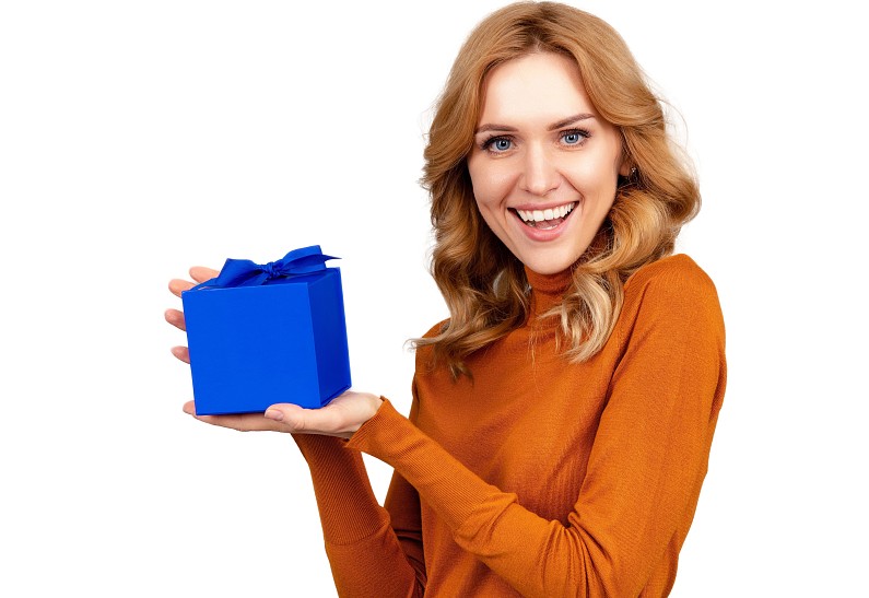 Чего хотят женщины: эксперты назвали самые удачные и неудачные подарки на 8 марта