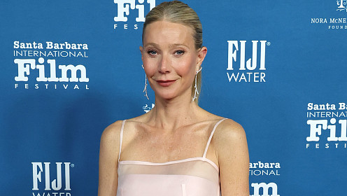 Гвинет Пэлтроу представила авторские игральные кости для взрослых