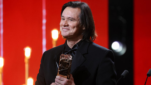 Фанаты Джима Керри строят теории о двойнике после его первого за долгое время выхода в свет