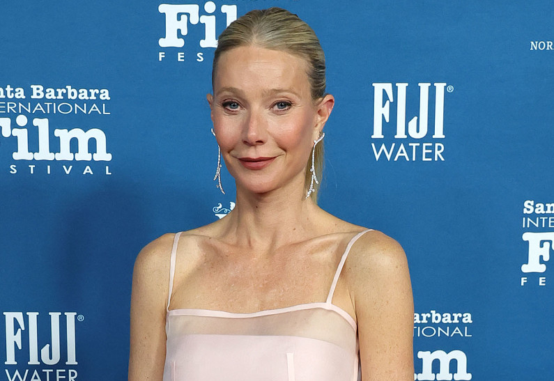 Гвинет Пэлтроу представила авторские игральные кости для взрослых