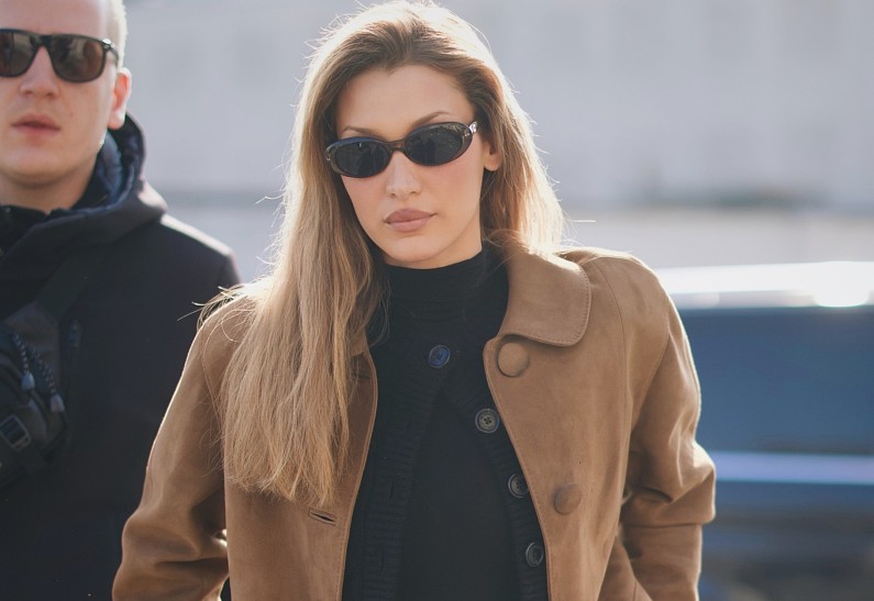 Белла Хадид вышла в свет с новым возлюбленным-ковбоем