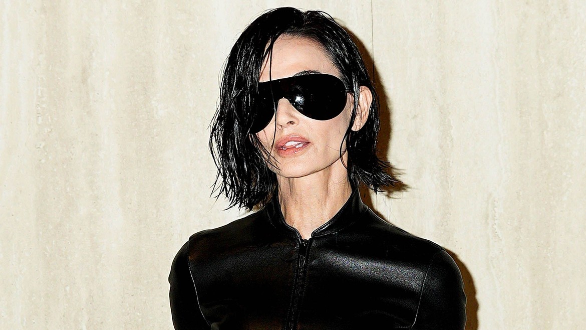 Деми Мур радикально сменила имидж на шоу Gucci