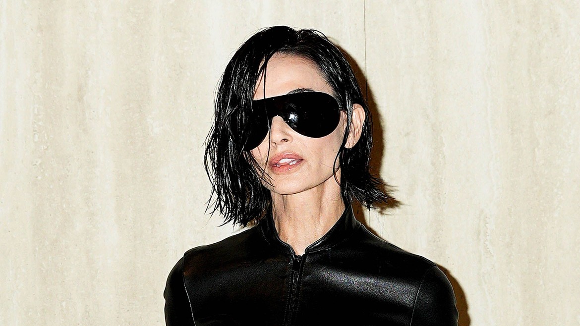 Деми Мур радикально сменила имидж на шоу Gucci