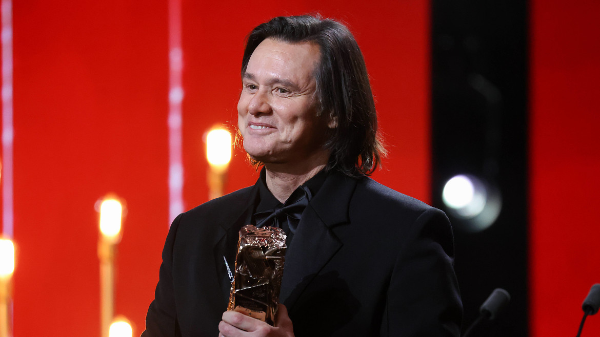 Фанаты Джима Керри строят теории о двойнике после его первого за долгое время выхода в свет