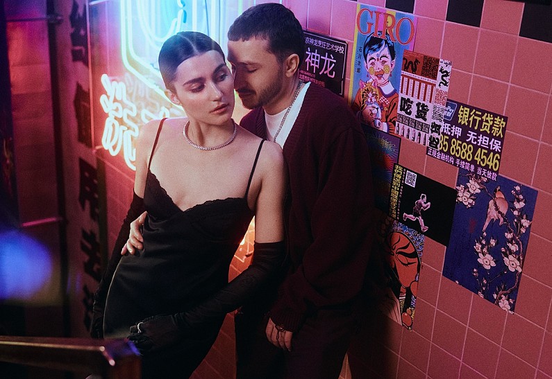 Чем порадовать девушку в День Всех Влюбленных?