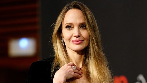 Анджелина Джоли заявила, что Николь Кидман несправедливо отняла у нее роль