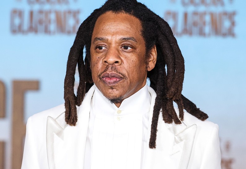 В деле Эпштейна найдены обвинения в адрес Джей Зи и Джареда Лето