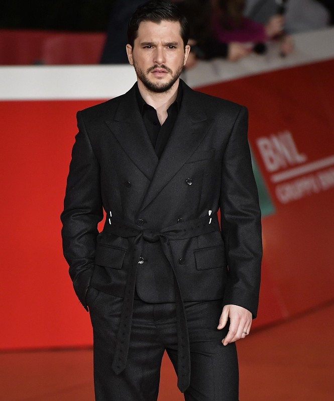 Кит Харингтон дал редкий комментарий об отцовстве