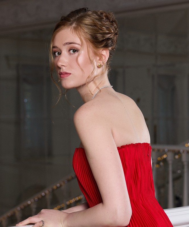 Лучшие beauty-образы актрис на кинопремии «Золотой Орел»