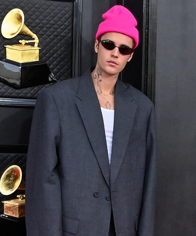 Организаторы «Грэмми» признались, что выход Джастина Бибера на сцену без одежды не был запланирован