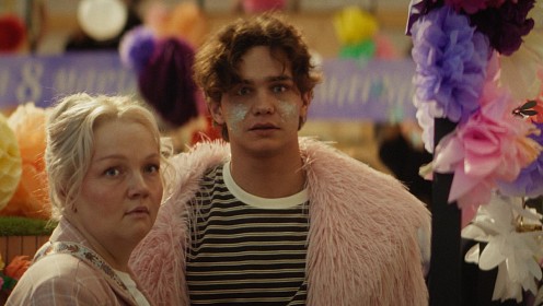 Вячеслав Чепурченко, Юлия Топольницкая, SEVILLE из ARTIK & ASTI и другие звезды в фильме «Тюльпаны»