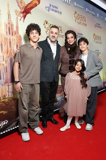 Гевонд Андреасян с семьей
