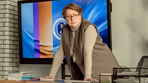 Мария Аронова возвращается к роли математички на съемках второго сезона сериала «Олдскул». Первые фото!