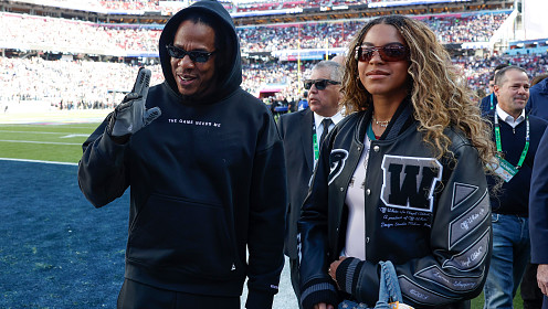 Копия мама: подросшие дочери Бейонсе и Jay-Z побывали на «Суперкубке 2026»