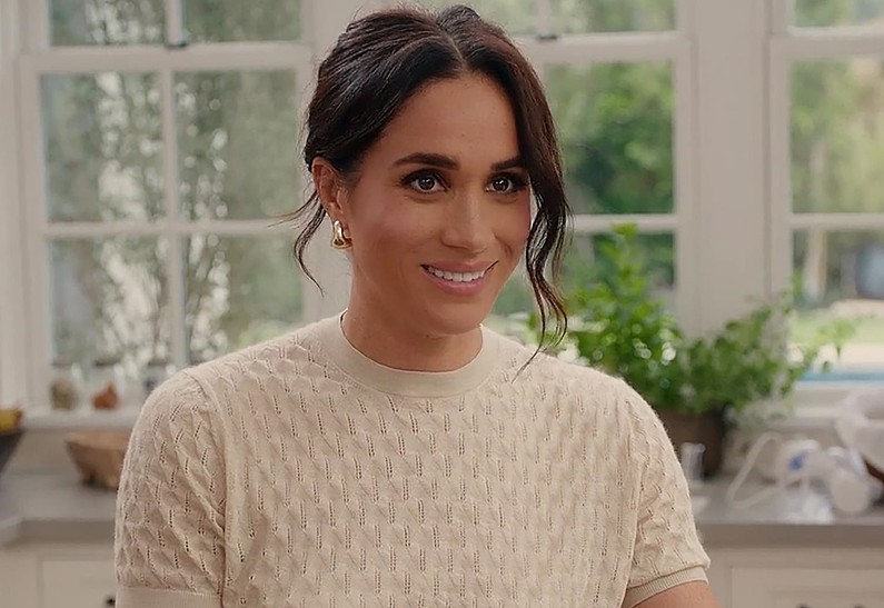 Новое видео Меган Маркл вызвало волну шуток из-за внешнего вида принца Гарри
