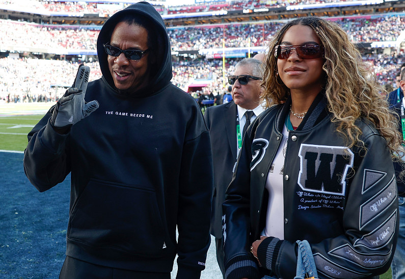 Копия мама: подросшие дочери Бейонсе и Jay-Z побывали на «Суперкубке 2026»