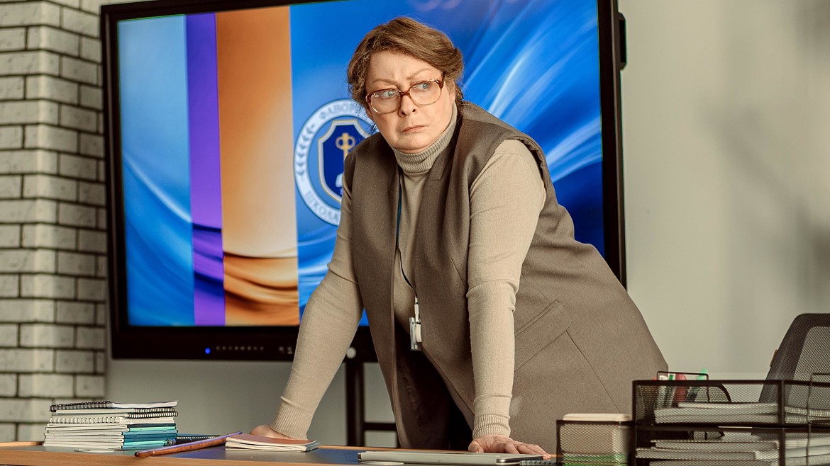 Мария Аронова возвращается к роли математички на съемках второго сезона сериала «Олдскул». Первые фото!