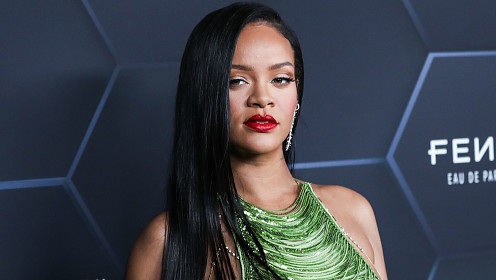 Рианна в панике после того, как ее особняк попал под обстрел