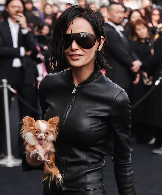 Топ-5 ярких звездных образов Недель моды