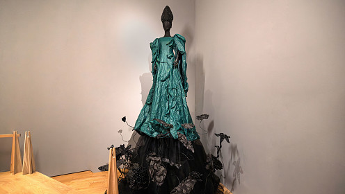 Компания «Эвалар» и модный дом Alena Akhmadullina представили экологическую арт-коллаборацию