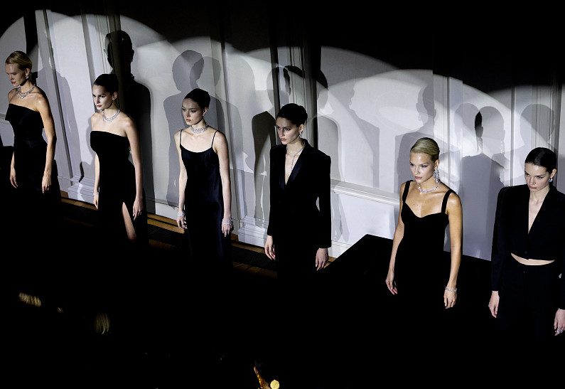 Кутюрный дом ANASTASIA ZADORINA и ювелирный бренд Shiphra представляют совместную капсульную коллекцию TIMELESS