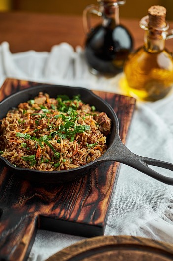 Гречка с белыми грибами и капустой