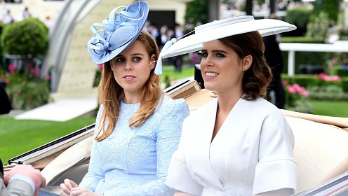 Принцесс Евгению и Беатрис отстранили от королевских обязанностей