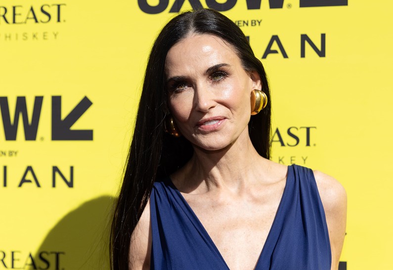 63-летняя Деми Мур напугала фанатов чрезмерной худобой