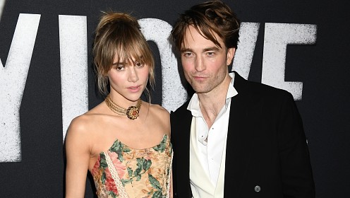 Роберт Паттинсон и Сьюки Уотерхаус стали главными героями вечеринки перед «Оскаром»