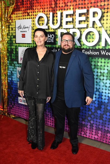 Шара Блю Матес и Чез Боно