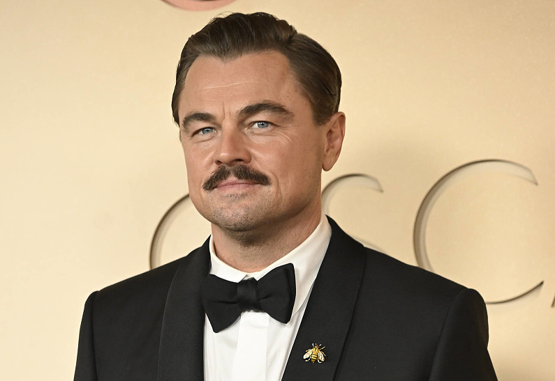 В Сети высмеяли новый имидж Леонардо ДиКаприо на красной дорожке «Оскара»