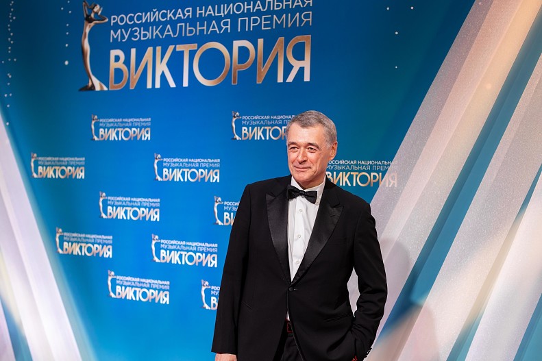 Юрий Костин