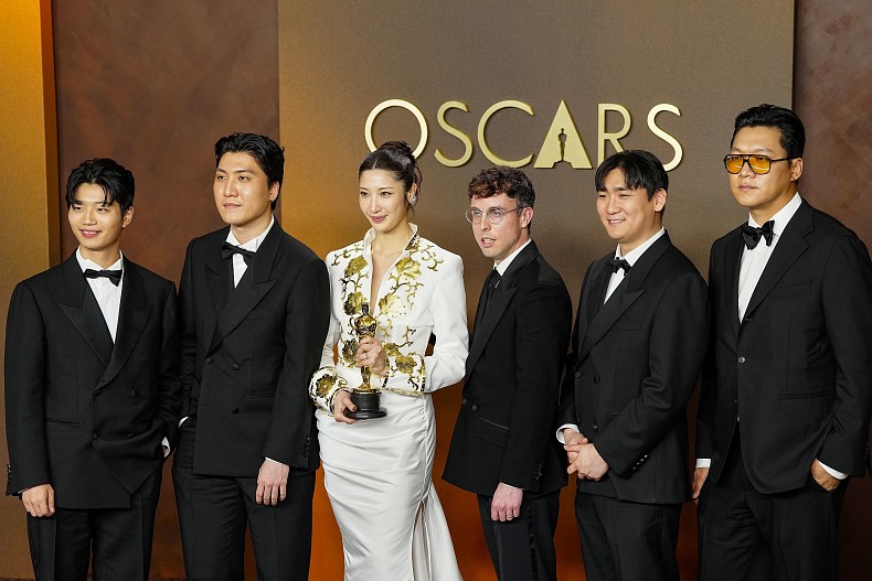 Команда анимационного фильма «K-Pop-охотницы на демонов»