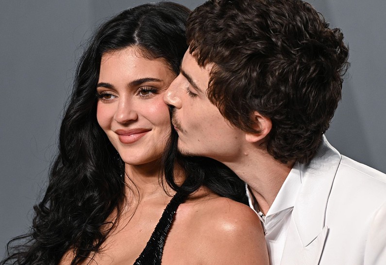 Тимоти Шаламе и Кайли Дженнер, Белла Хадид, Дуа Липа, Мария Шарапова и другие звезды на афтепати «Оскара»