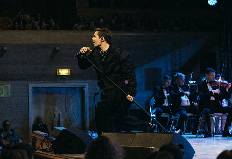 Стас Пьеха выступил в Московском Доме Музыки в Международный женский день