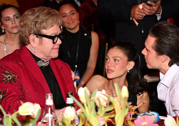 Элтон Джон, Бруклин Бекхэм и Никола Пельтц