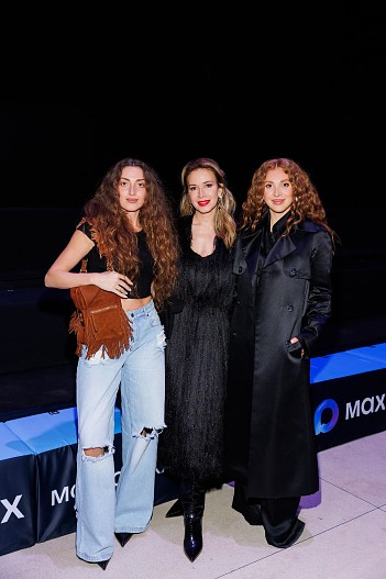 Сандра Абнер, Алина Ковалёва (в ESVE), Моника Абнер