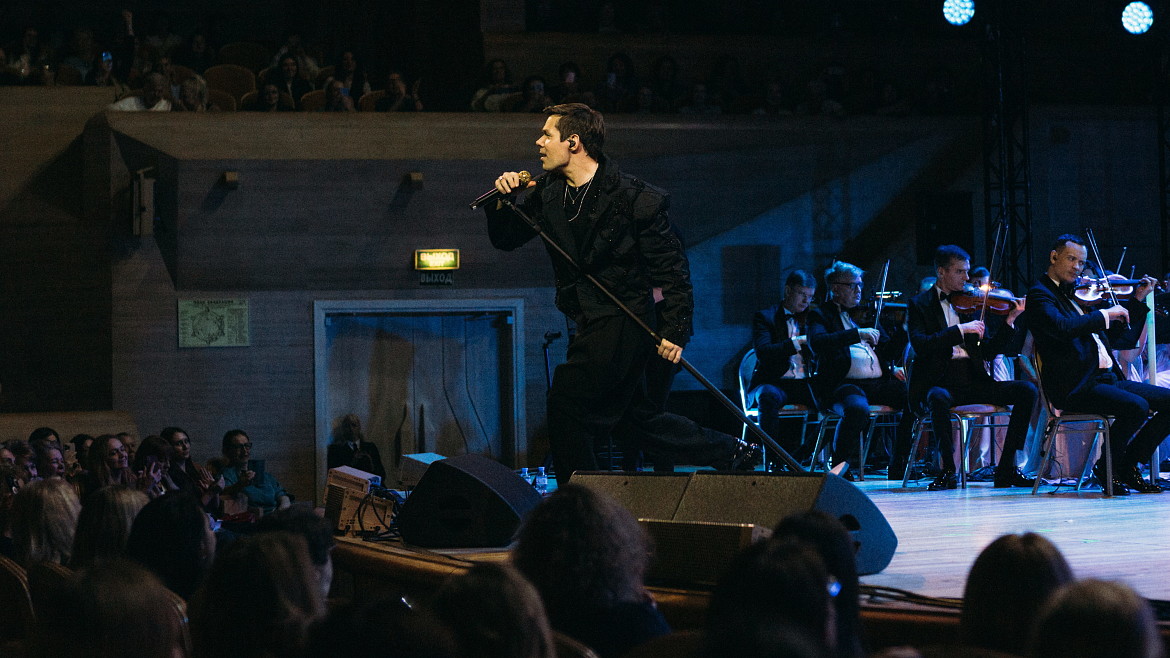 Стас Пьеха выступил в Московском Доме Музыки в Международный женский день