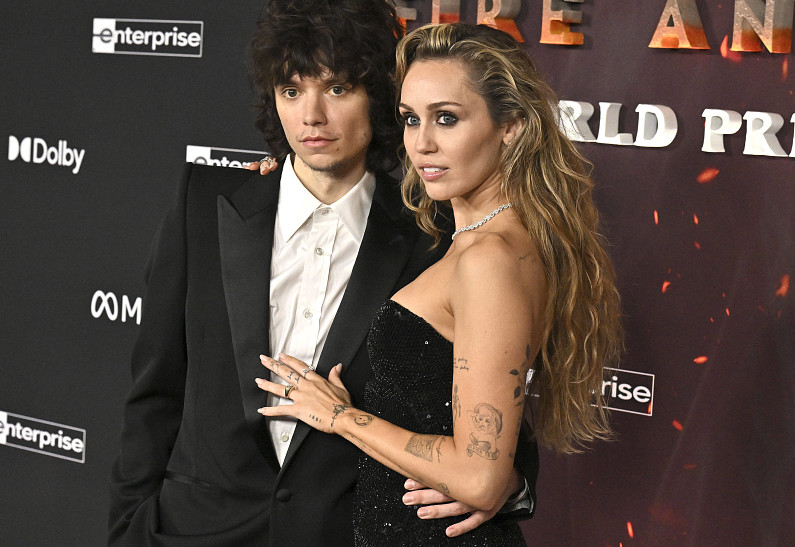 Стало известно, какую свадьбу планируют Майли Сайрус и Макс Морандо