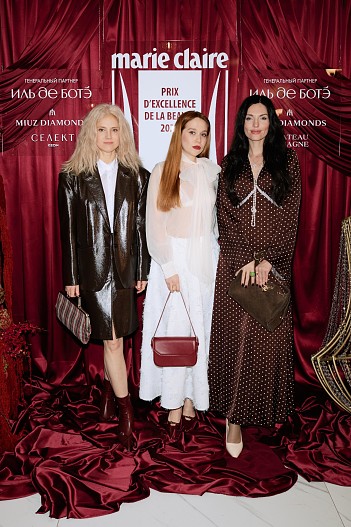 Группа «Фабрика»: Ирина Тонева, Екатерина Москалева, Валерия Девятова