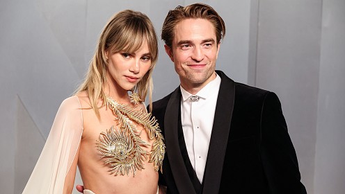 Роберт Паттинсон спровоцировал слухи о тайной женитьбе на Сьюки Уотерхаус