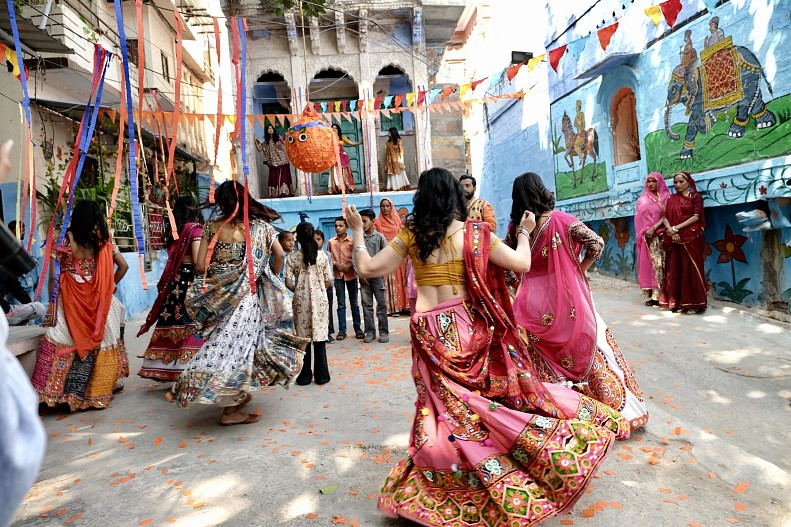 На съемках фильма&nbsp;«Королёк моей любви»&nbsp;