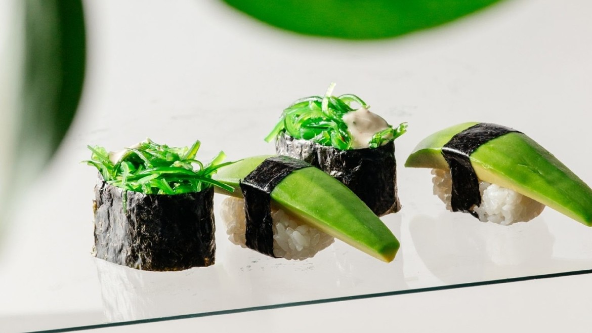 Сервис Yami Yami собрал «команду зеленых» суши к посту